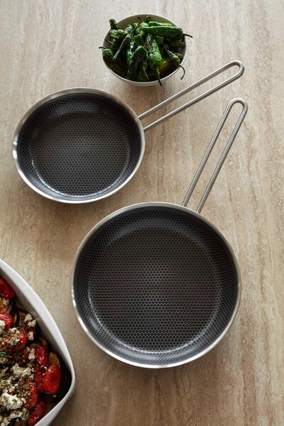 Eva Trio Multi Mosaic Cera Pánev 24 cm, vícevrstvé tělo, bez PFAS, keramický povrch Slip-Let, do 400 °C, na indukci, Eva Solo
