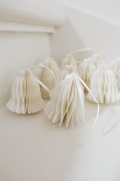 Noordliving Papírová ozdoba Bell - White NL118