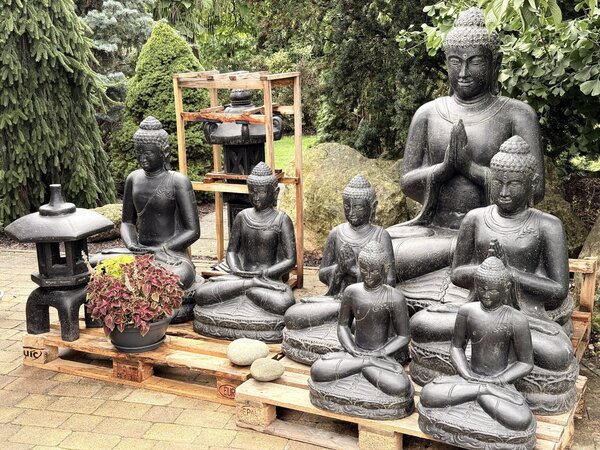 Velký Buddha – odlévaná socha, sedící, velikosti 60-240 cm