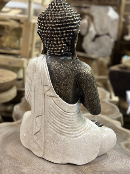 Buddha bílý, pryskyřice