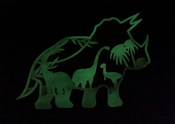Z rodinné dílny Triceratops - svítící dekorace na zeď do dětského pokoje