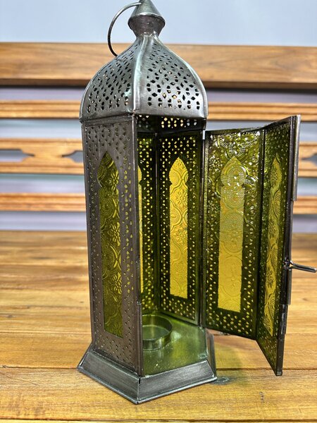 Závěsná tepaná indická lampa