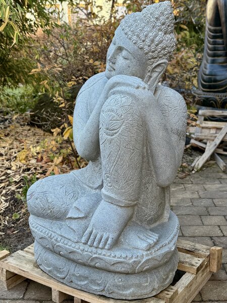 Buddha z říčního kamene 100 cm – ručně tesaná socha z Bali