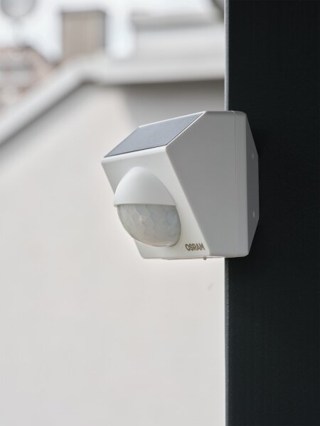 Osram - Venkovní solární senzor pohybu SMART+ 3,7V bílá IP65 Wi-Fi 800 mAh