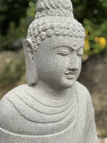 Socha Buddha tesaná 80 cm, mudra osvícení