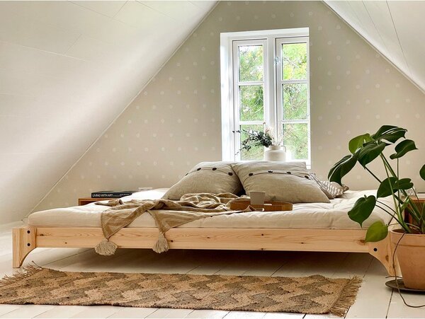 Dvoulůžková postel z borovicového dřeva s roštem 180x200 cm Elan – Karup Design