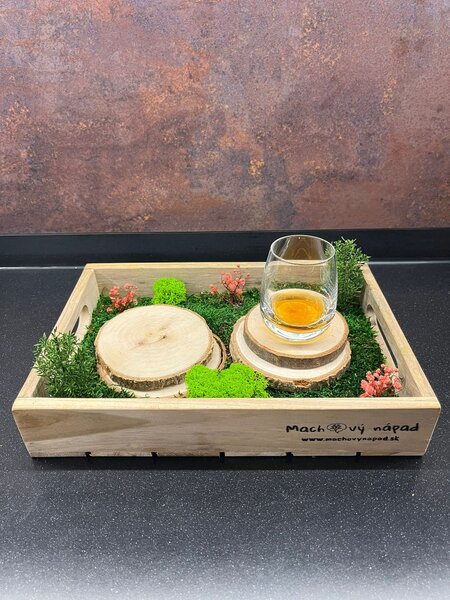 Mechový podnos na sklenice - bedýnka Velikost: 24cm x 24cm x 6,3cm