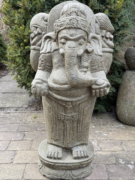 Stojící socha Ganéši z lávy – 80 cm, ručně tesaná na Bali