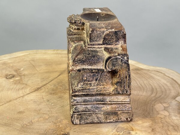 Svícen z historického indického dřeva s řezbou 23 cm