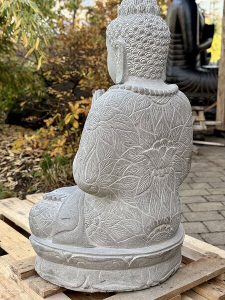 Socha Buddhy z říčního kamene – 80 cm, ruční práce z Bali