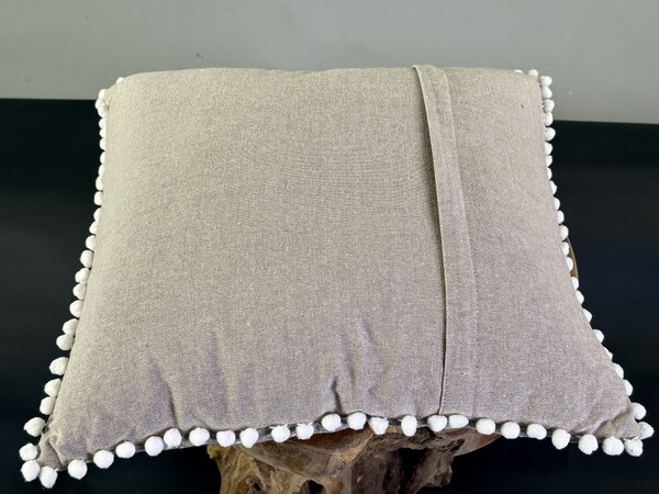 Tkaný polštář z Indie 45×45 cm – Strom života s výšivkou a bambulkami