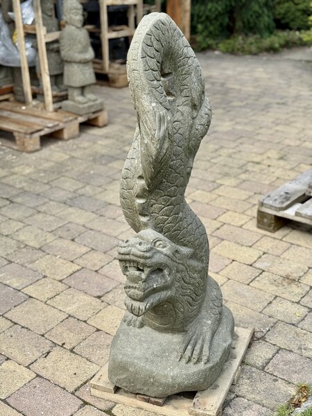 Socha draka z lávového kamene – výška 100 cm