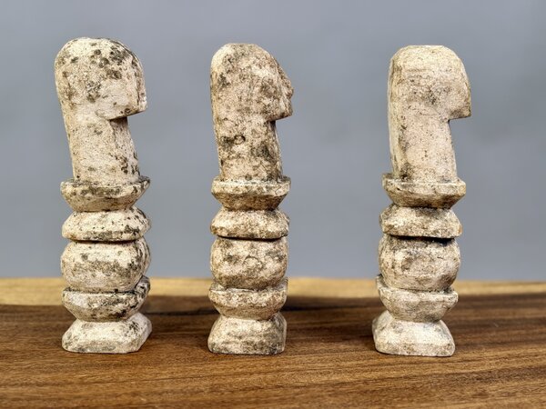 Kamenná figurka z Timoru – 20 cm vysoký etnický strážce