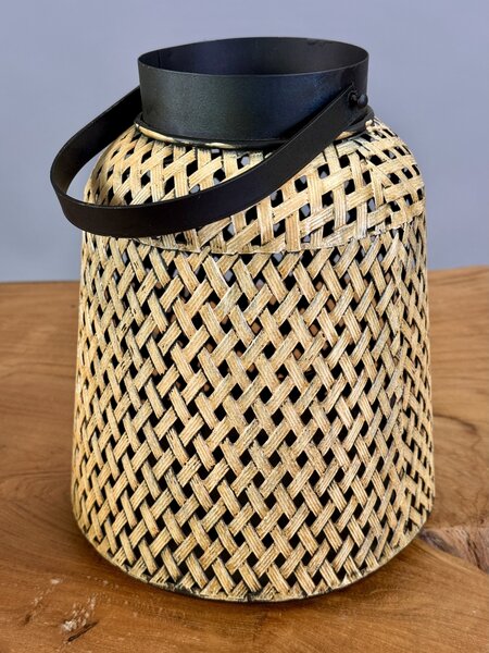 Kovová lampa s uchem „bandaska“ – pletený kov, Německo, 25 cm