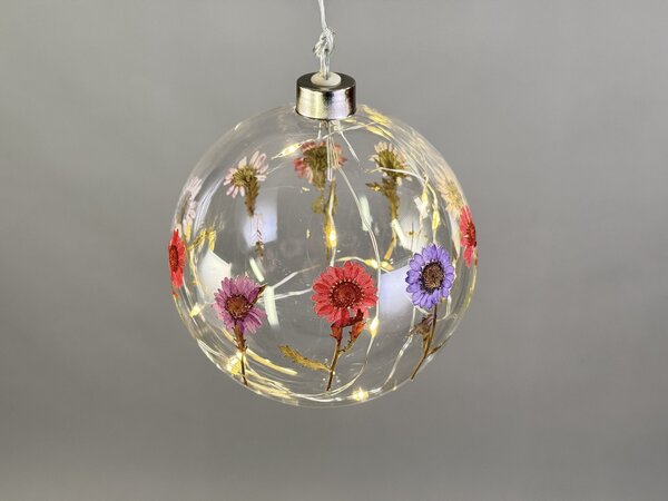 Závěsná lampička – skleněná koule 12 cm se sušenými květy a LED vláknem, časovač 8 h (80 cm)