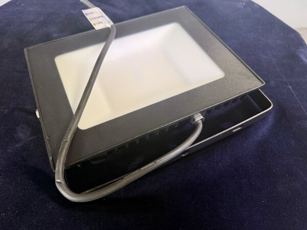 LED reflektor Maximus 100 W 8700 lm – venkovní svítidlo IP65 s neutrálním bílým světlem