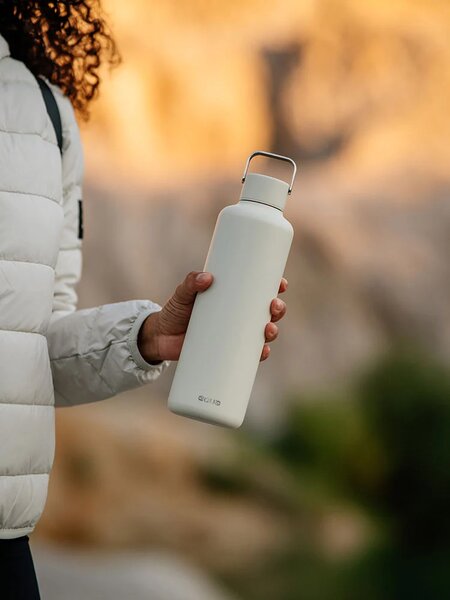 Lehká nerezová lahev EQUA Timeless Off White 600 ml a 1000 ml Objem: 600 ml
