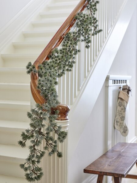 Girlanda z umělého jehličnanu Cedar Artificial Flowers 2 m