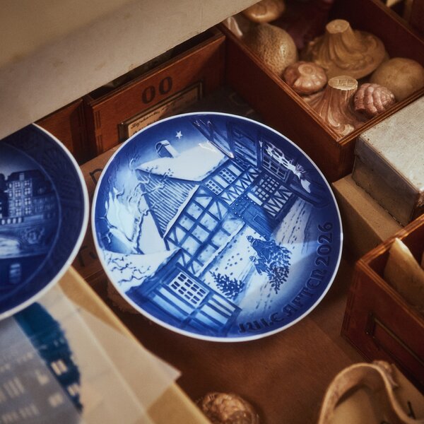Porcelánový talíř Blue Collectibles 2026 Bing & Grøndahl Ø 18 cm