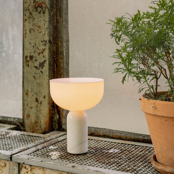 NEW WORKS Přenosná lampa Kizu, White Marble