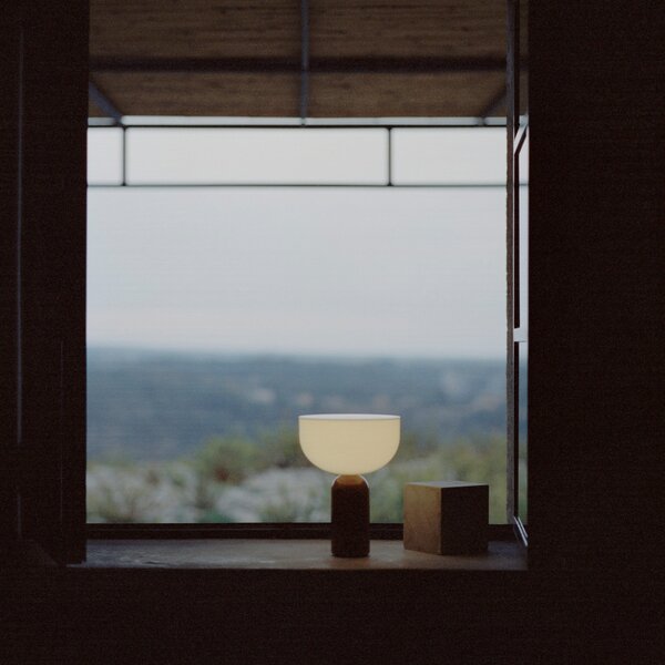 NEW WORKS Přenosná lampa Kizu, White Marble