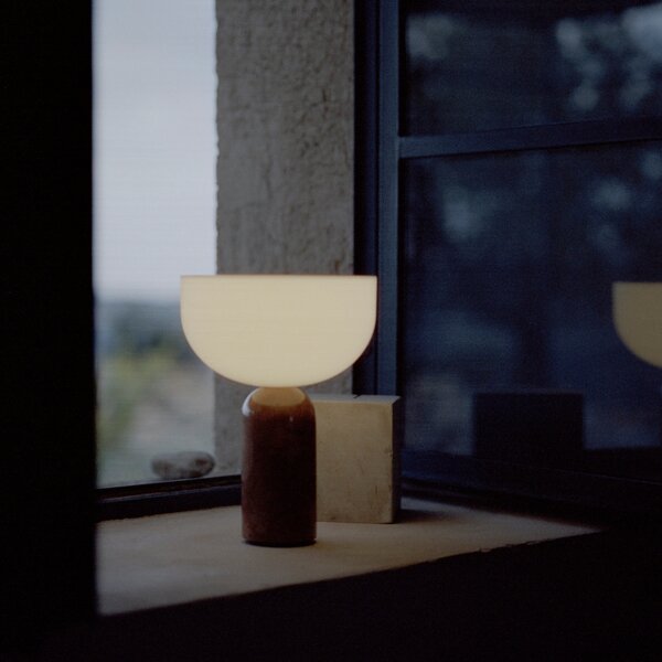 NEW WORKS Přenosná lampa Kizu, White Marble