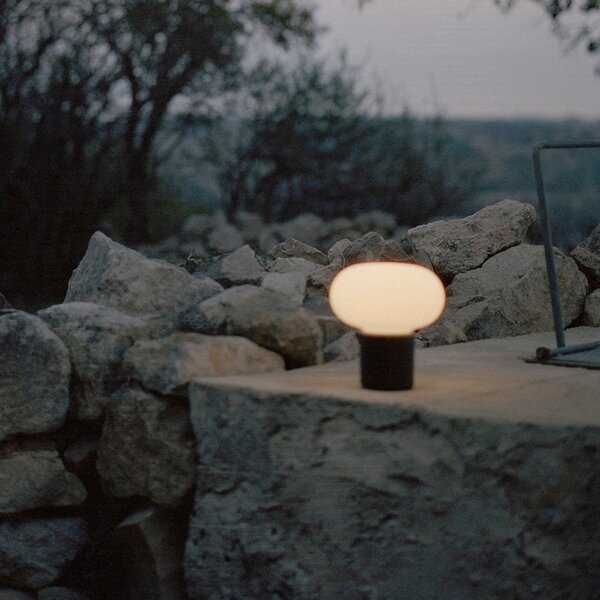 NEW WORKS Přenosná lampa Karl-Johan, Earth Red