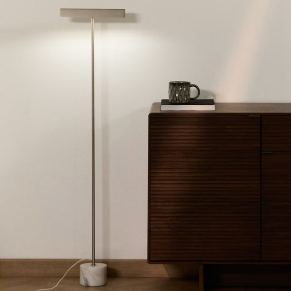 Kave Home Stříbrná kovová stojací lampa Lynor 121 cm