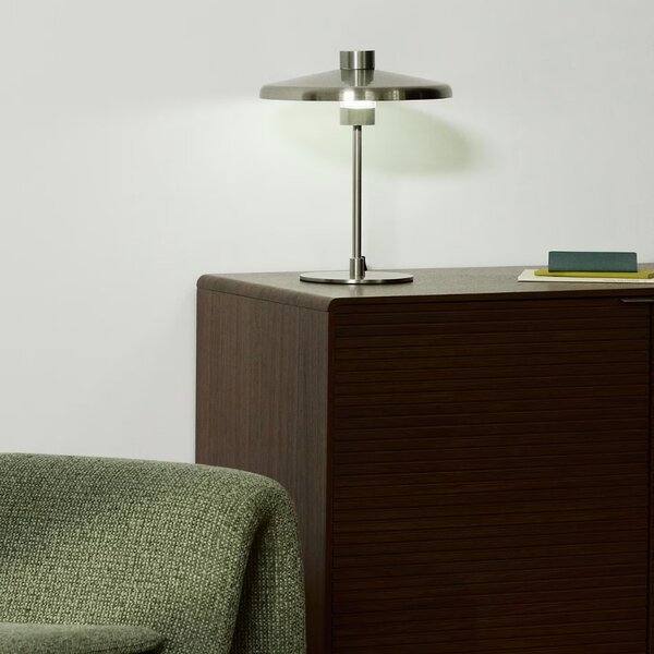 Kave Home Stříbrná kovová stolní lampa Nuvira