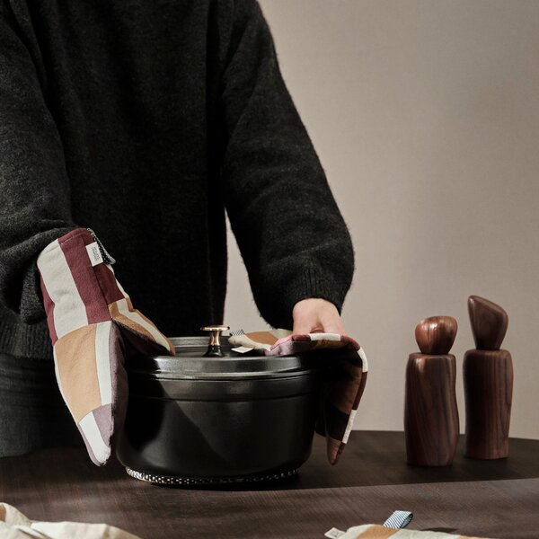 FERM LIVING Mlýnek na sůl a pepř Cairn, Dark Brown