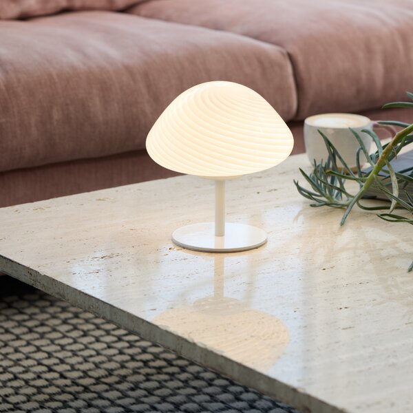Halo Design Opálově bílá skleněná stolní lampa Mini Mush 17 cm