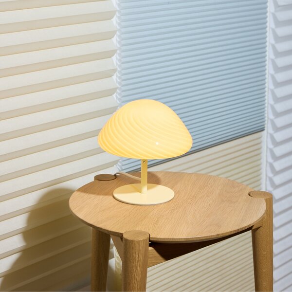 Halo Design Světle žlutá skleněná stolní lampa Mini Mush 17 cm