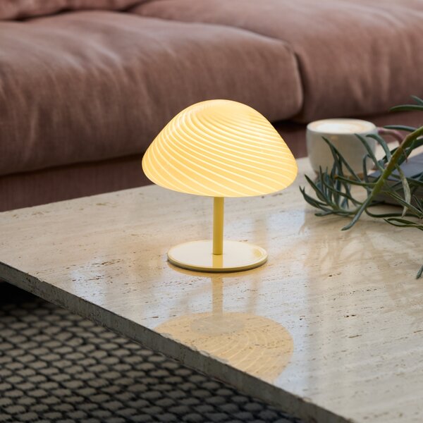 Halo Design Světle žlutá skleněná stolní lampa Mini Mush 17 cm