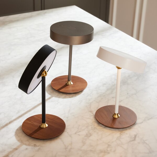 Halo Design Bílá kovová nabíjecí stolní LED lampa On the Move 19 cm