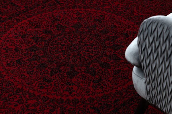 Makro Abra Kusový koberec klasický ORIENT 6039 bordó černý s třásněmi Rozměr: 100x200 cm