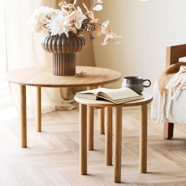 Nordic Living Dubový odkládací stolek Jena 40 cm