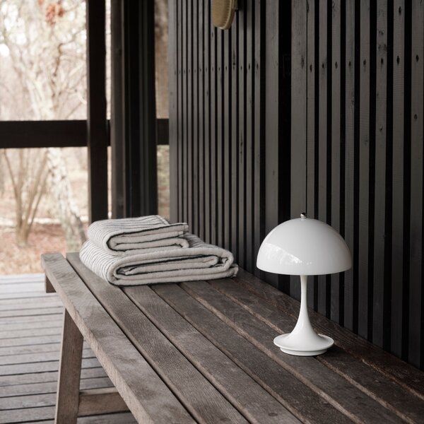 LOUIS POULSEN Přenosná lampa Panthella 160, Opal beige