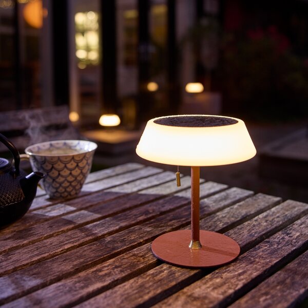 Halo Design Terakotově červená kovová nabíjecí stolní LED lampa Solar 19 cm