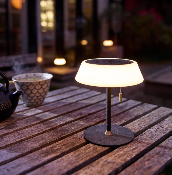 Halo Design Tmavě zelená kovová nabíjecí stolní LED lampa Solar 19 cm