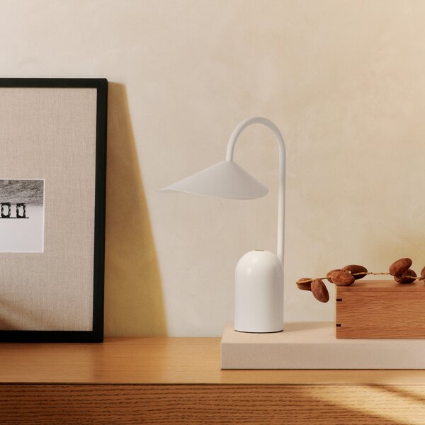 FERM LIVING Přenosná lampa Arum, Sienna