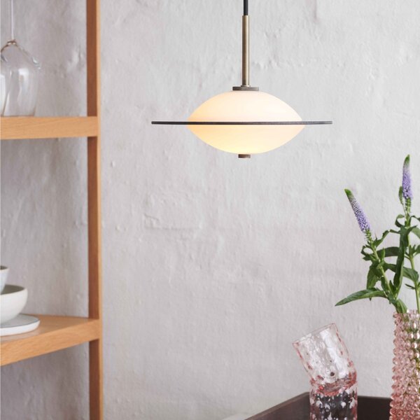 Halo Design Opálově bílé skleněné závěsné světlo Orbit 24 cm s černým zavěšením