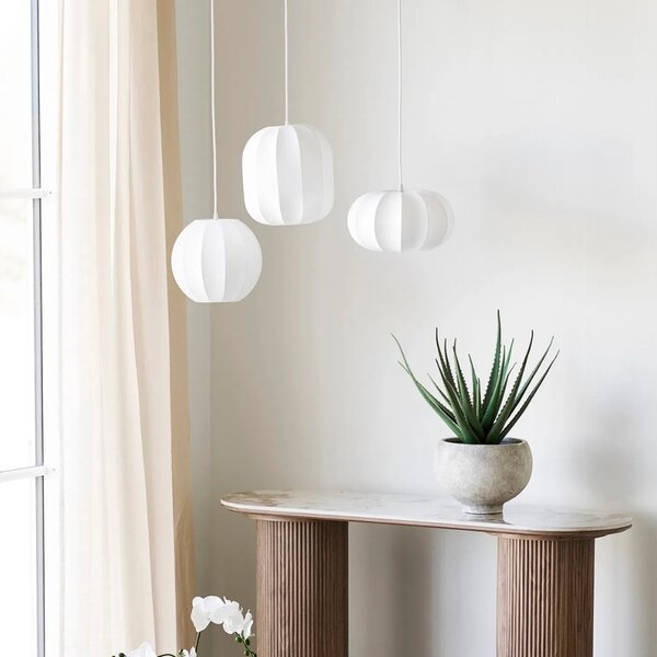Nordic Living Bílé závěsné světlo Coven 25 cm