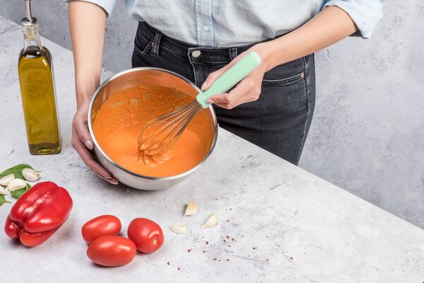 Kuchyňské náčiní KitchenAid sada 6 ks univerzální set nástrojů vaření pečení odměrky obracečky špachtle odolné KHH469OSSNAG