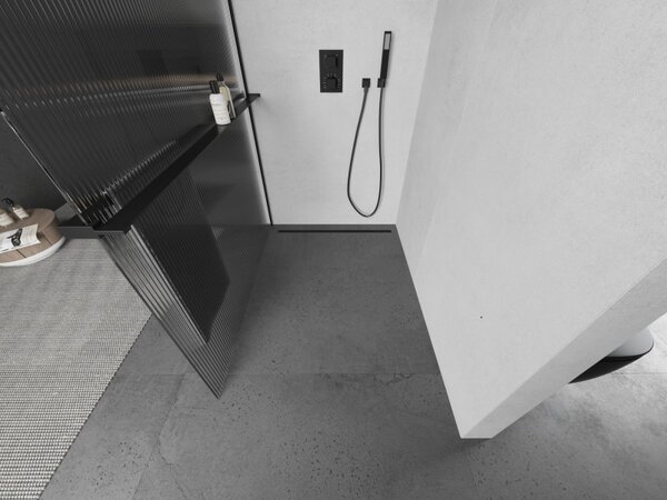 Mexen Kioto+ L, sprchová zástěna Walk-In s poličkou a věšákem 70 x 200 cm, 8mm sklo s žebrovým vzorem, černý profil, 800-070-123-70-09