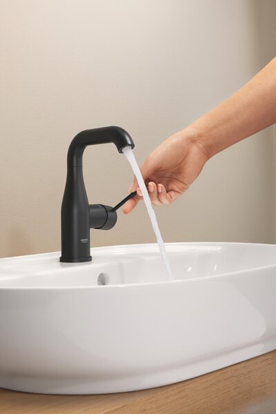 Grohe Essence New umyvadlová baterie stojící s termostatem černá 237982431