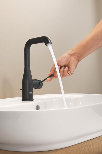 Grohe Essence New umyvadlová baterie stojící s termostatem černá 326282431