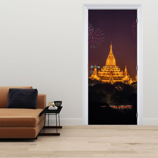 Fototapeta na dveře - Ohňostroj v Asii (95x205cm)