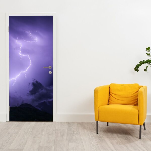Fototapeta na dveře - Fialová obloha a blesk (95x205cm)