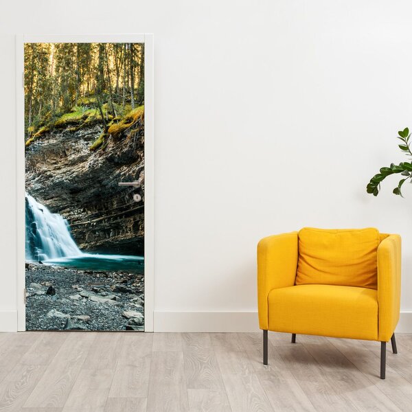 Fototapeta na dveře - Lesní vodopád (95x205cm)