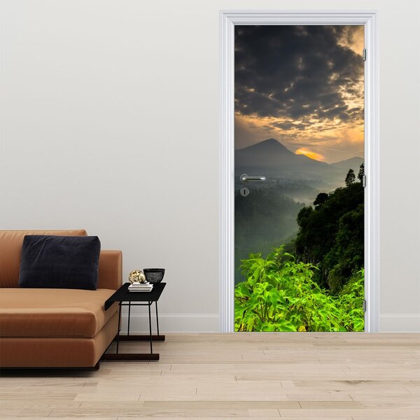 Fototapeta na dveře - Zelená horská krajina (95x205cm)